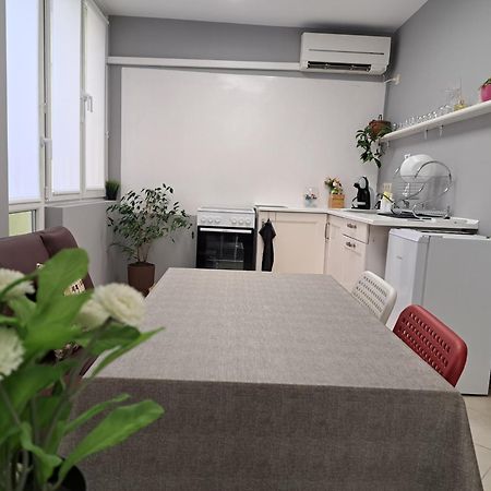 Sixtyships Ruse Center Apartment Bagian luar foto